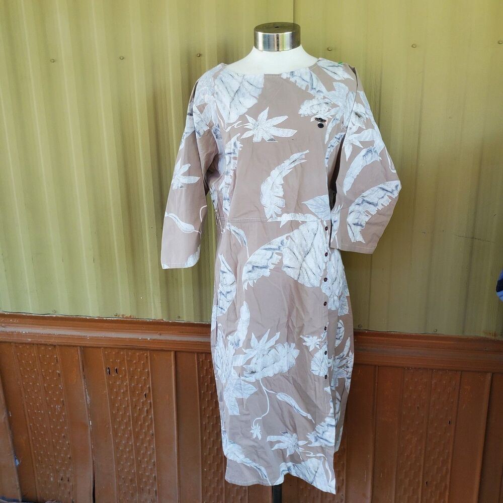 Junior's Zola Long Sleeve Dress Size 3XL Looks Size L